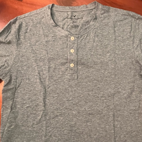 American Eagle grey button up - Picture 3 of 4
